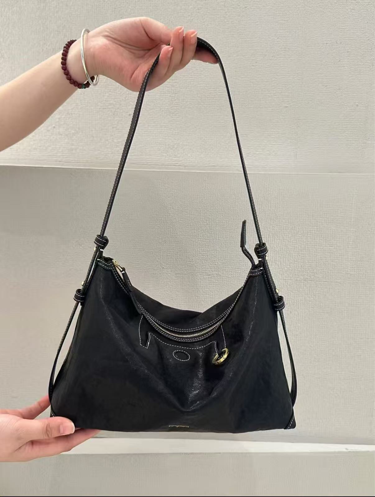 Women's Tracking Series Light Carpetbag Vegetable Tanning Leather Commuter Dumpling Underarm Bag