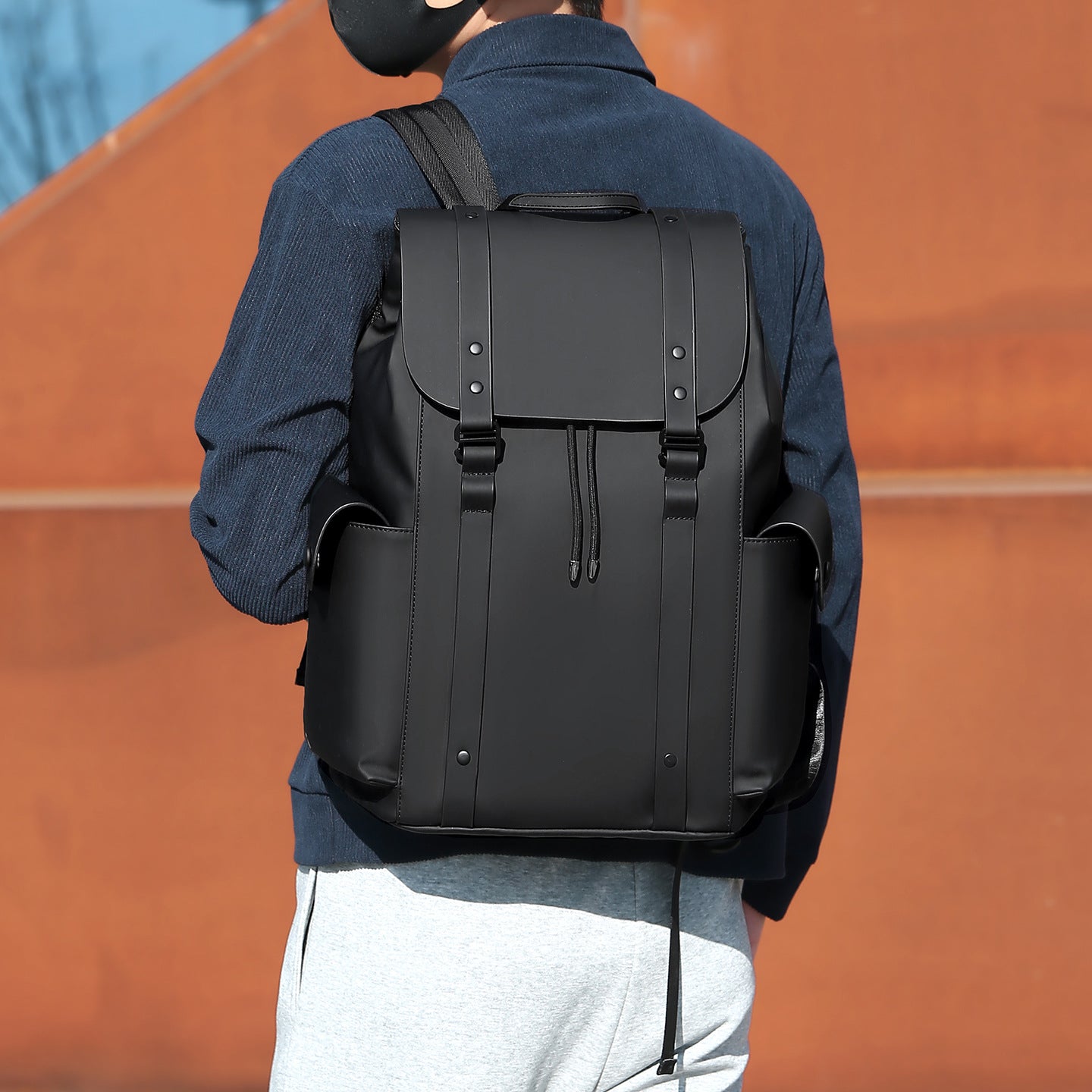 Men's Business Large Capacity Trendy Flip Commuter Leisure Backpack