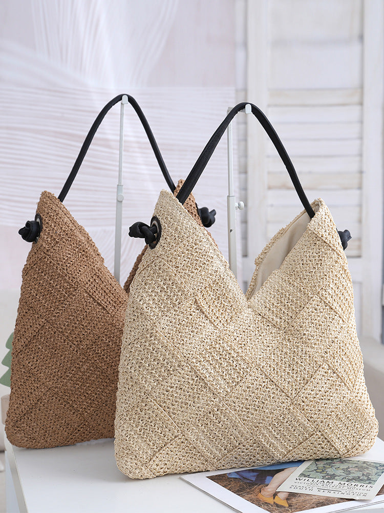 Women's Texture Handmade Straw Idle Style Holiday Leisure Women's Shoulder Bag