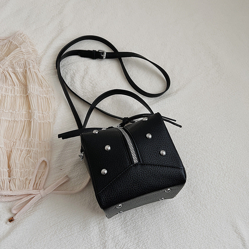 Good-looking Retro Spring Personal Leisure Fashionable Stylish Small Square Bags