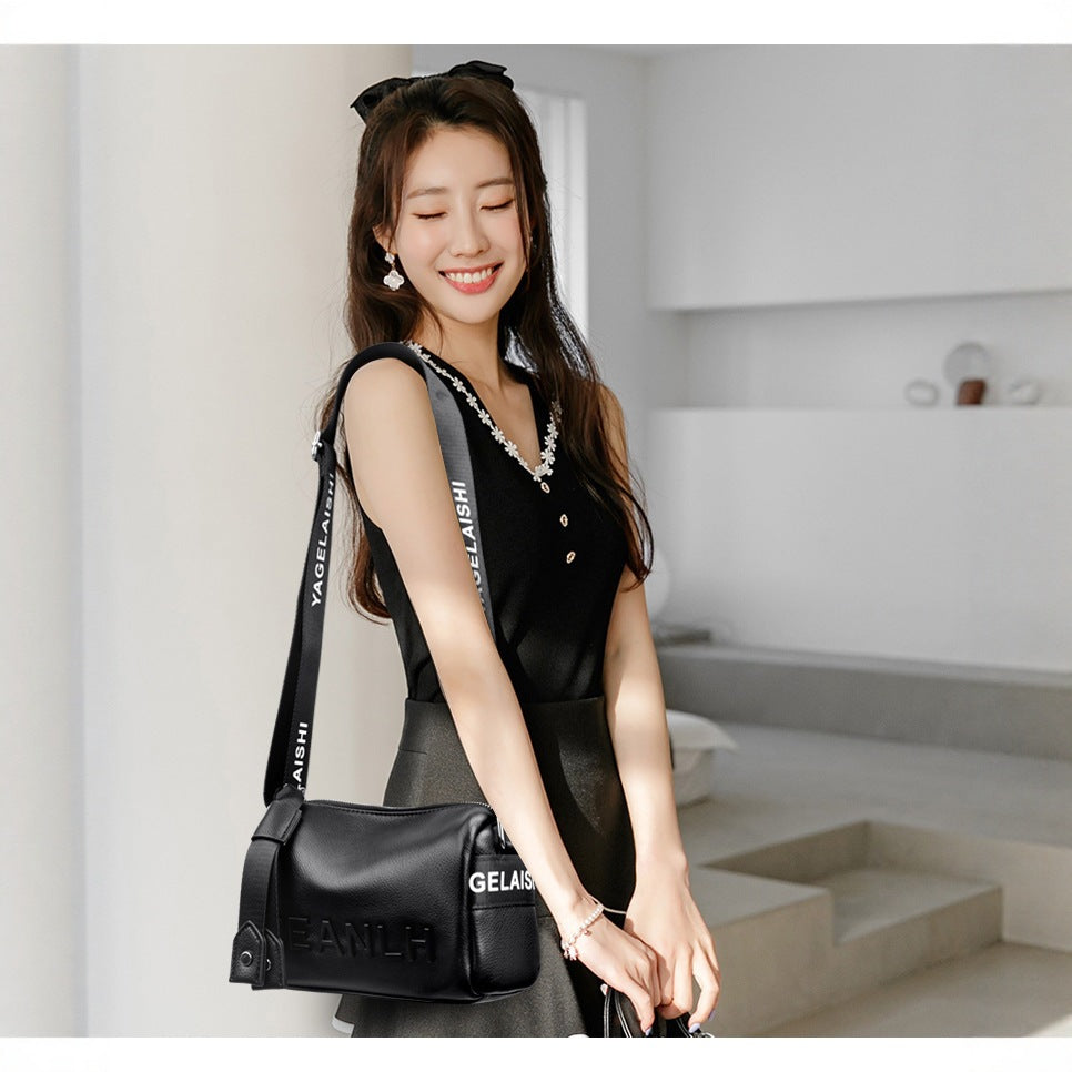 Leather Letter Korean Fashion Broadband Underarm Toe Cover Women's Messenger Bag