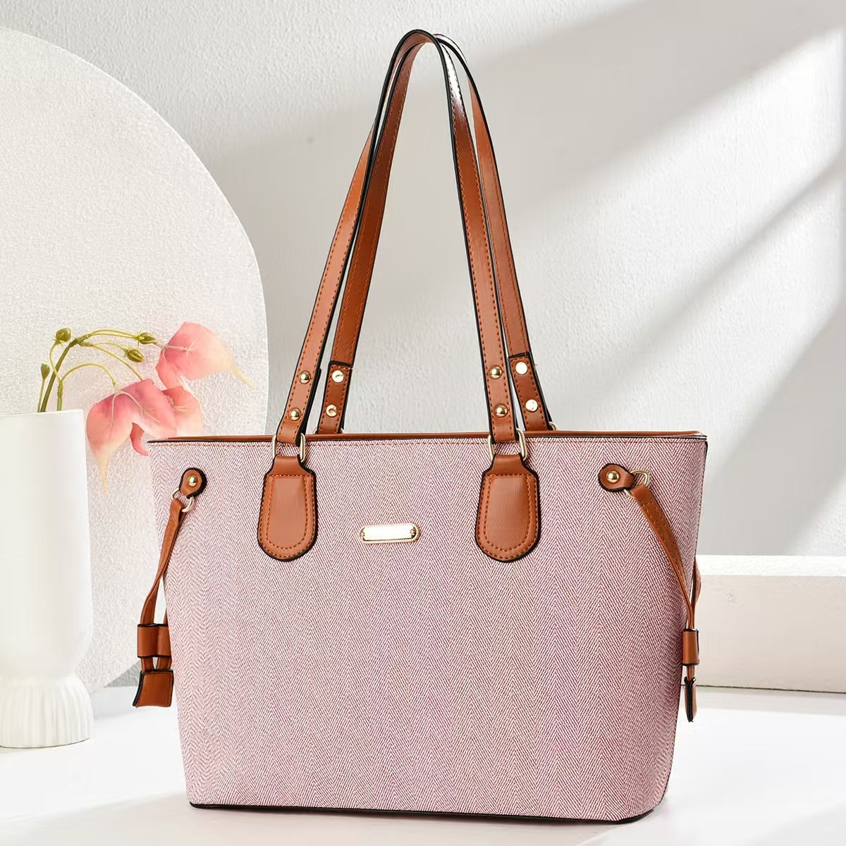 Women's Textured Western Style Large Capacity Fashion Niche Commuter Women's Shoulder Bag