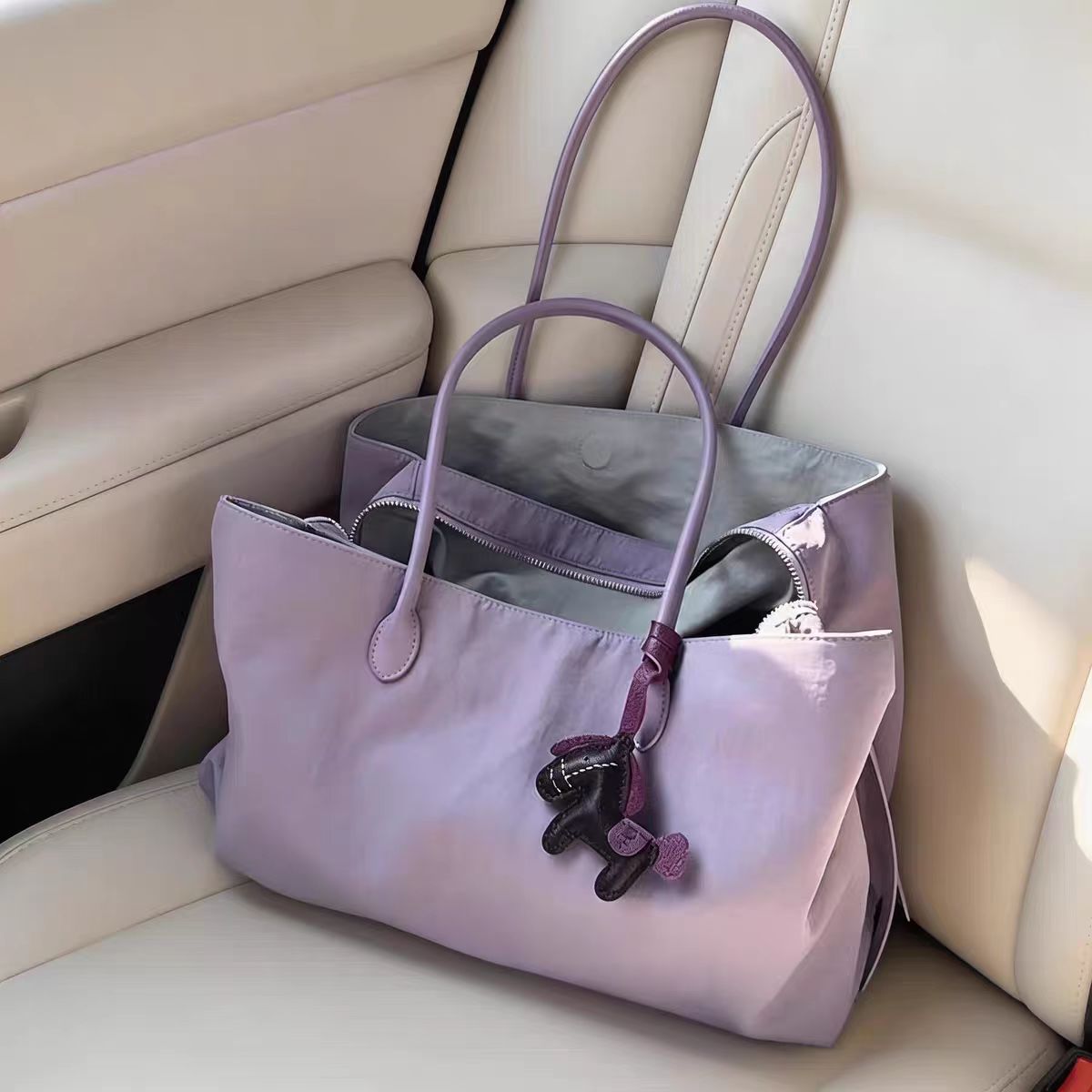 Niche Contrast Color Lightweight Nylon Large Tote Bags