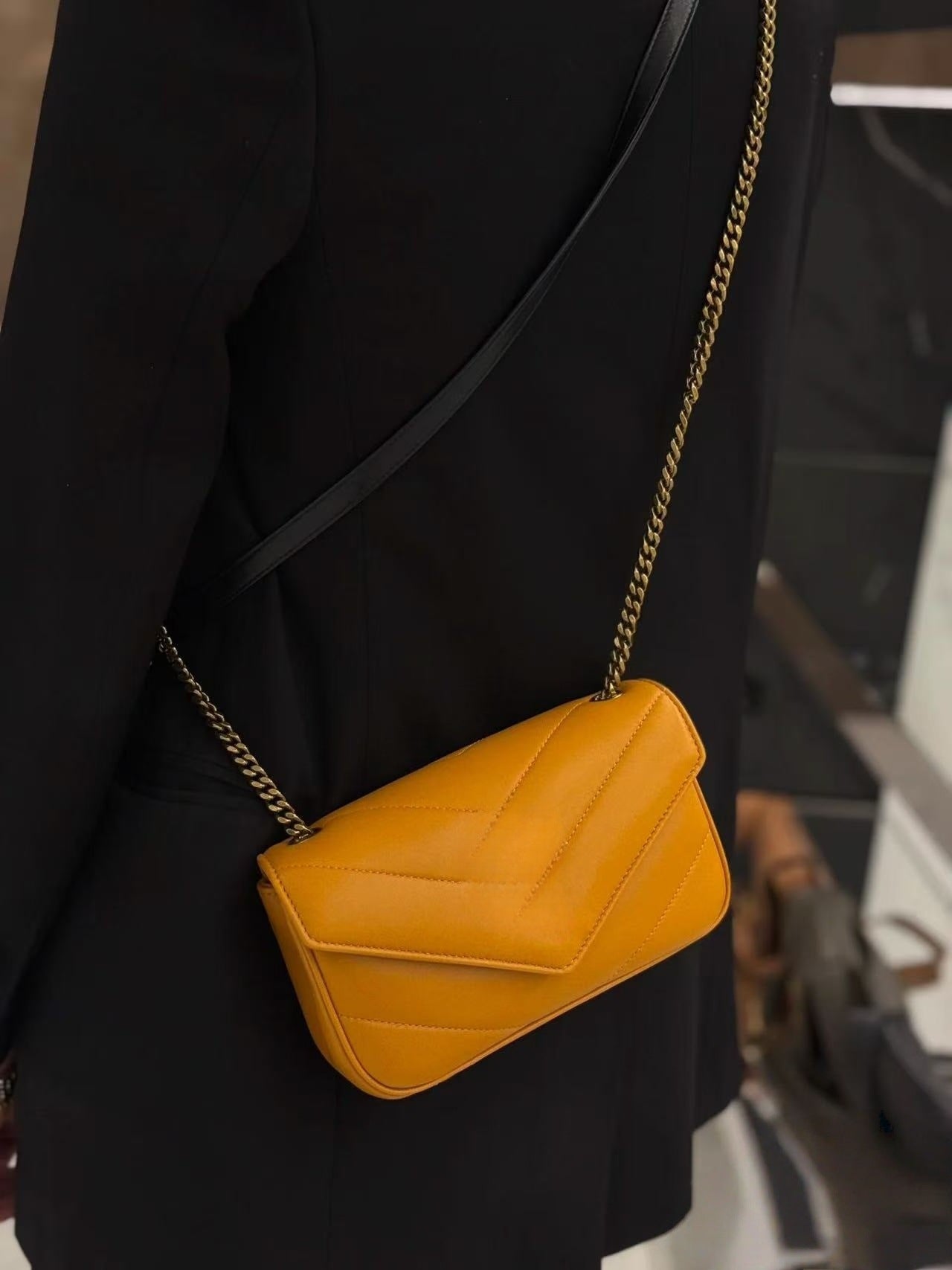 Comfortable New Women's Flip Sheepskin Chain Small Square Bags