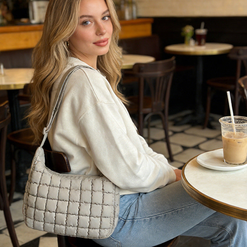 Women's Lightweight Large Capacity Fashion Pleated Cloud Women's Messenger Bag