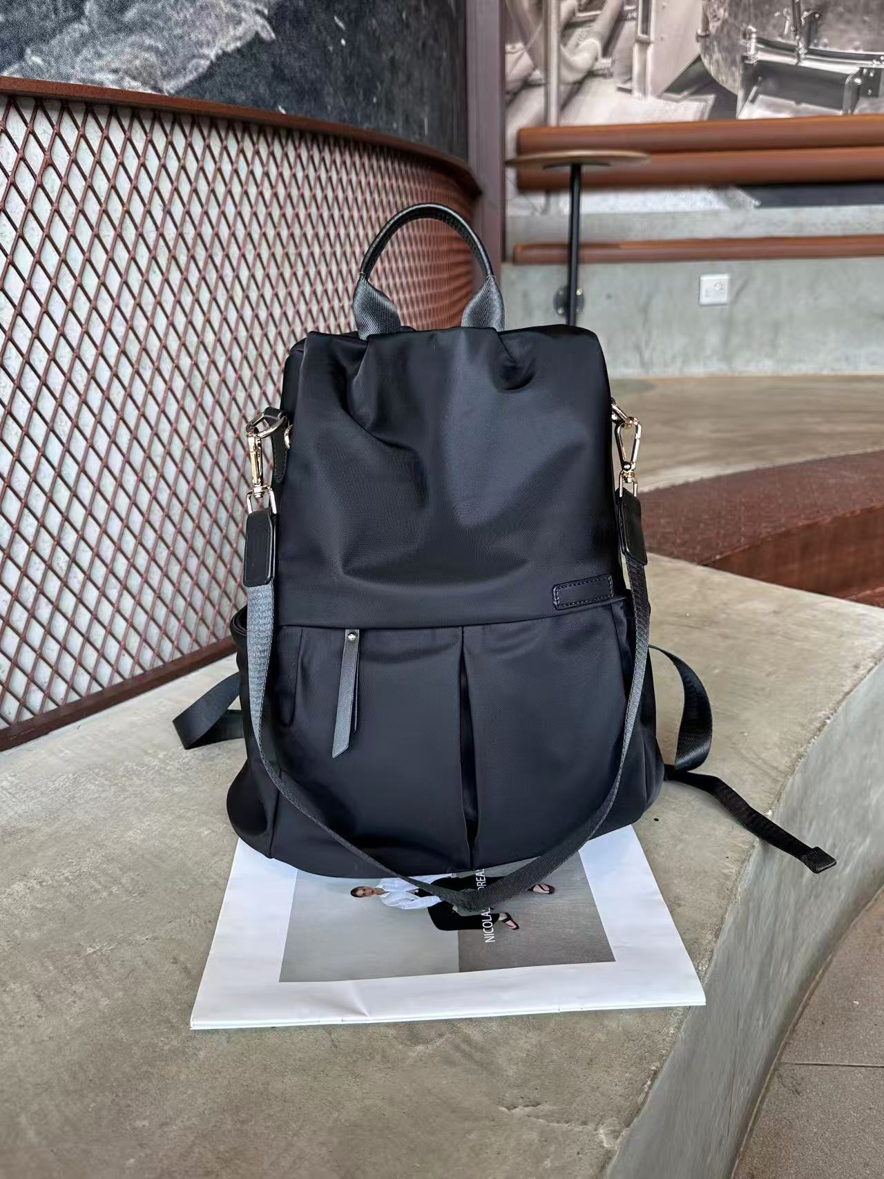 Oxford Cloth Fashionable Waterproof Large Capacity Leisure Backpack