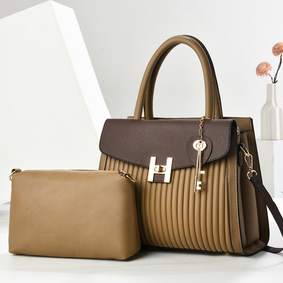 Female Commute Style Large Capacity Fashion Women's Handbag
