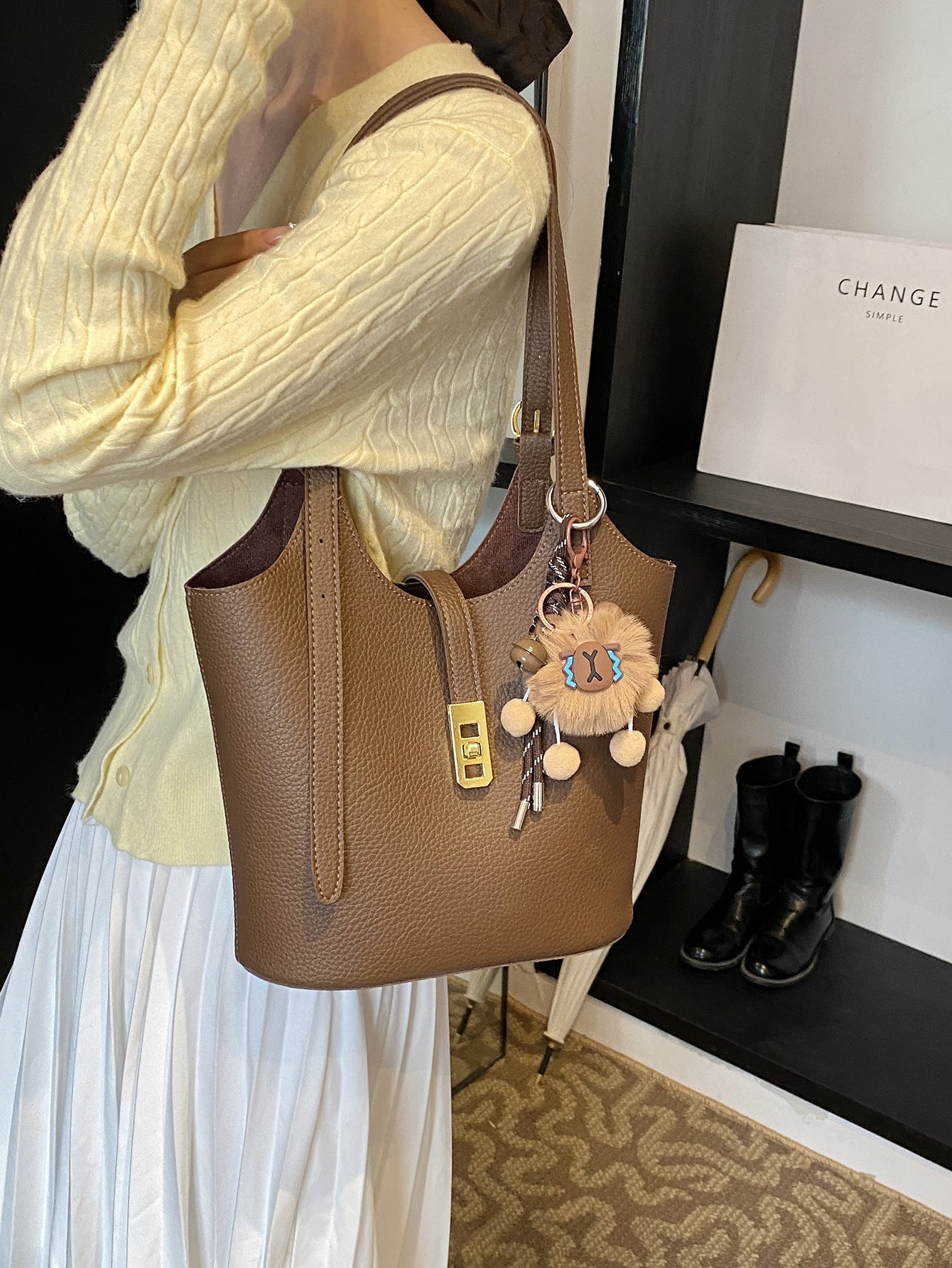 Women's High-grade Retro Underarm Super Hot Portable Bags