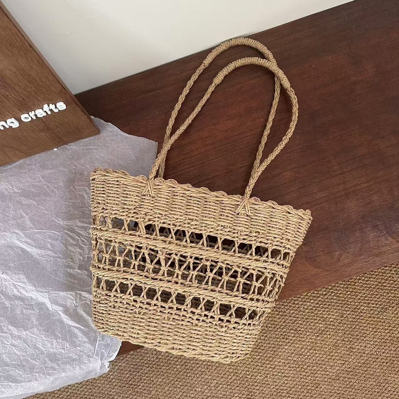 Women's Hollow Fashion Color Contrast Paper String Straw Vacation Vegetable Bags