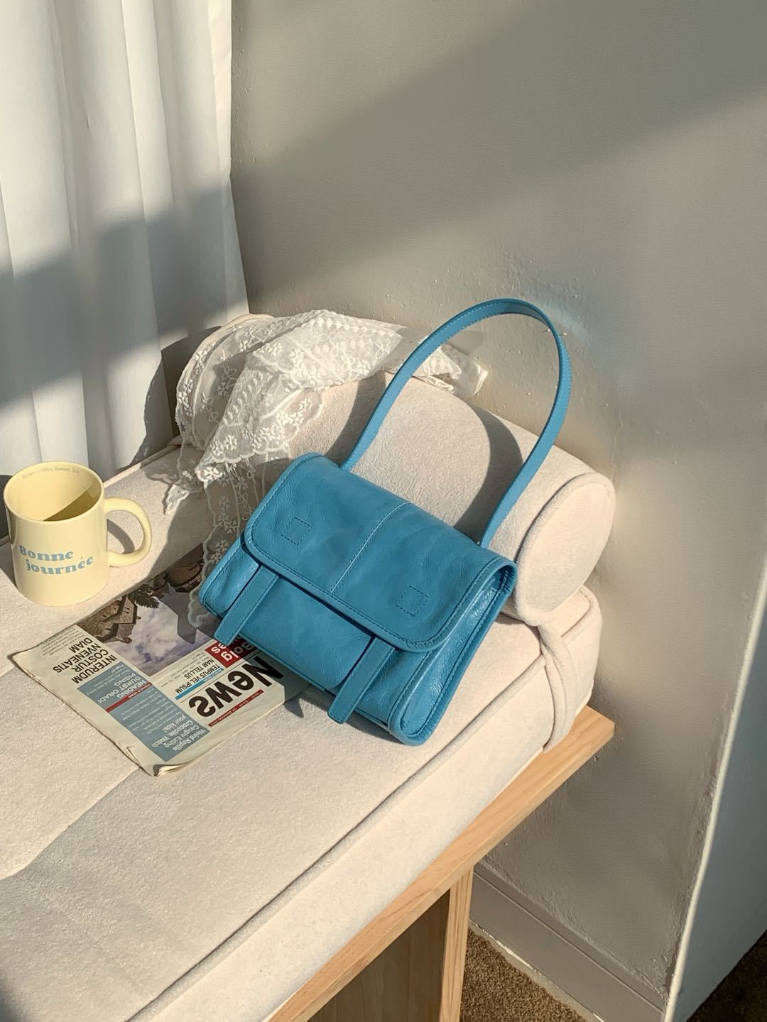 Oil Wax First Layer Cowhide Texture Women's Shoulder Bag
