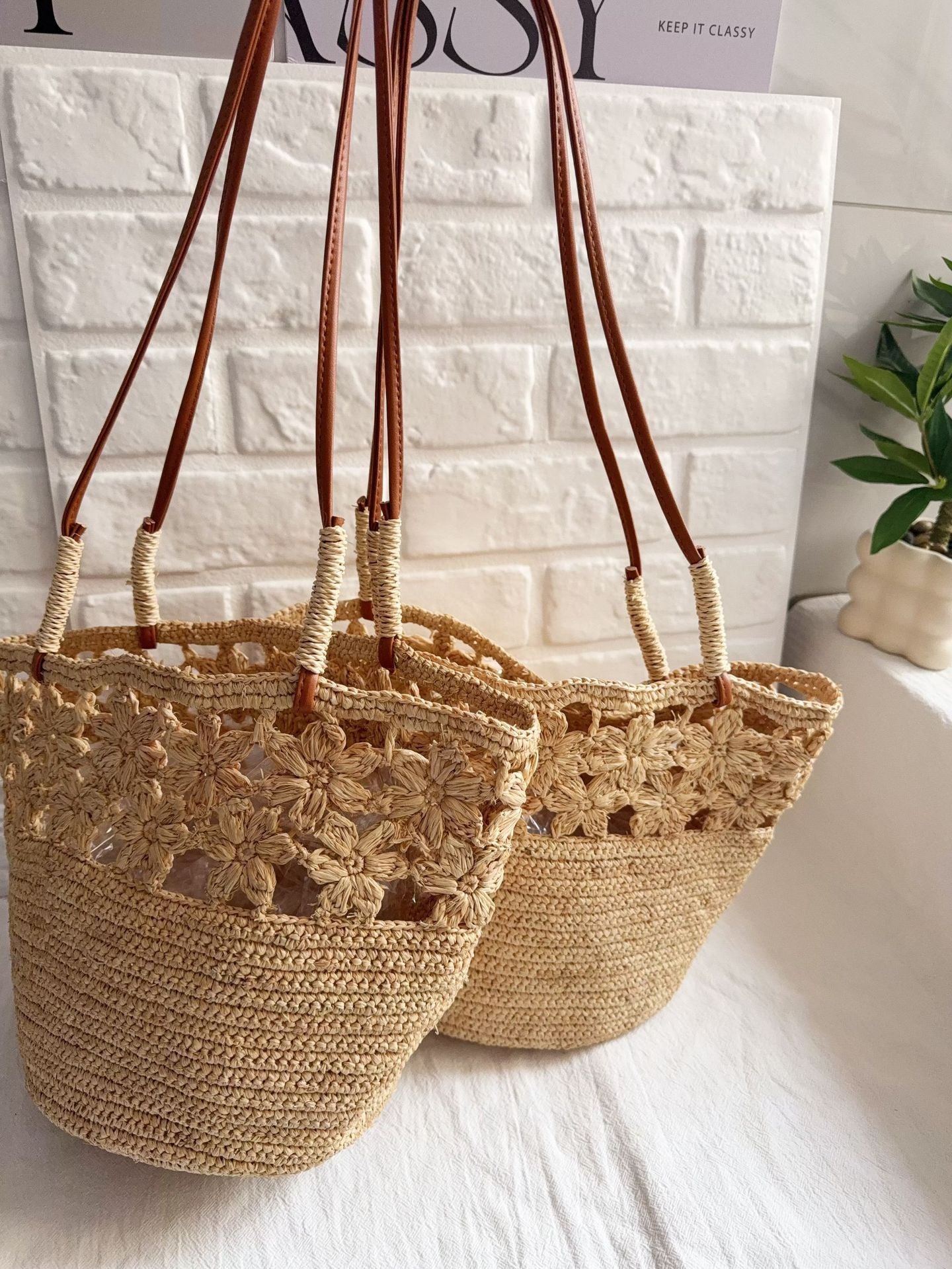 Women's Raffia Hook Flower Straw Seaside Vacation Beach Shoulder Bags