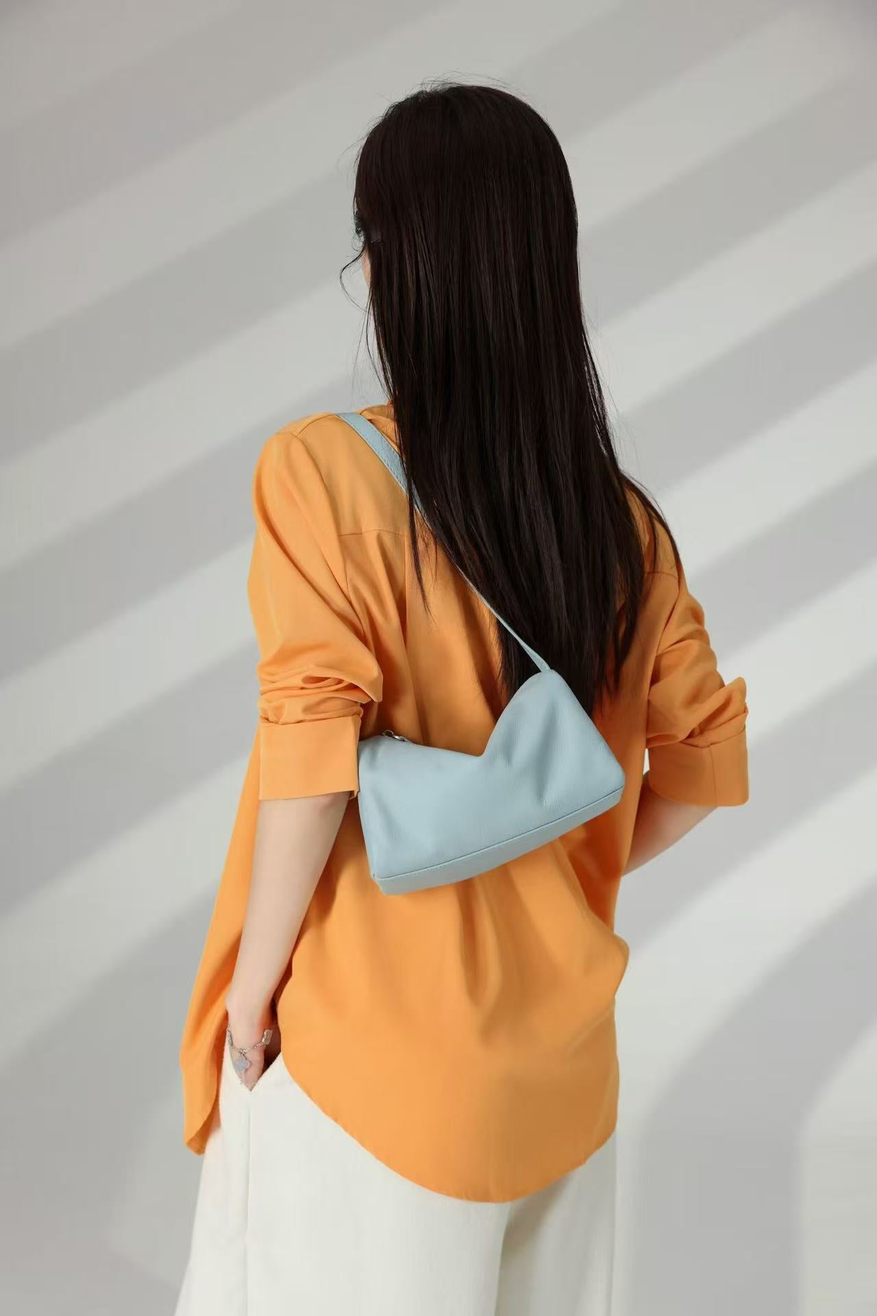 Cattlehide Leather Fashion Cylinder Pencil Box Design Soft Mini Underarm Bags