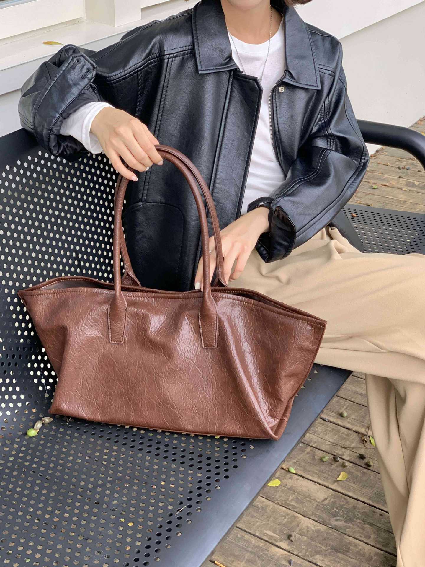 Women's Korean Style Soft Leather Large Capacity Shoulder Bags
