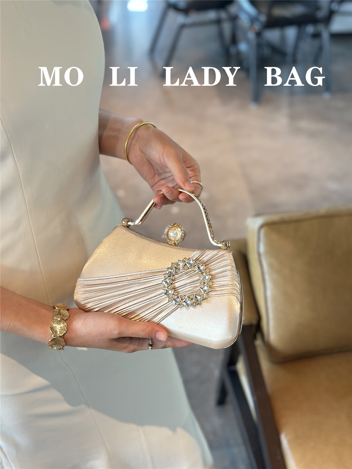 Women's Satin Pleated Lady With Diamond Dinner Women's Messenger Bag