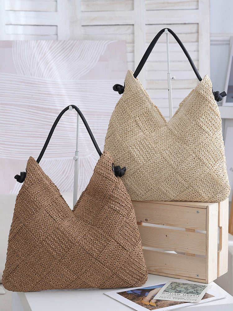 Women's Texture Handmade Straw Idle Style Holiday Leisure Women's Shoulder Bag