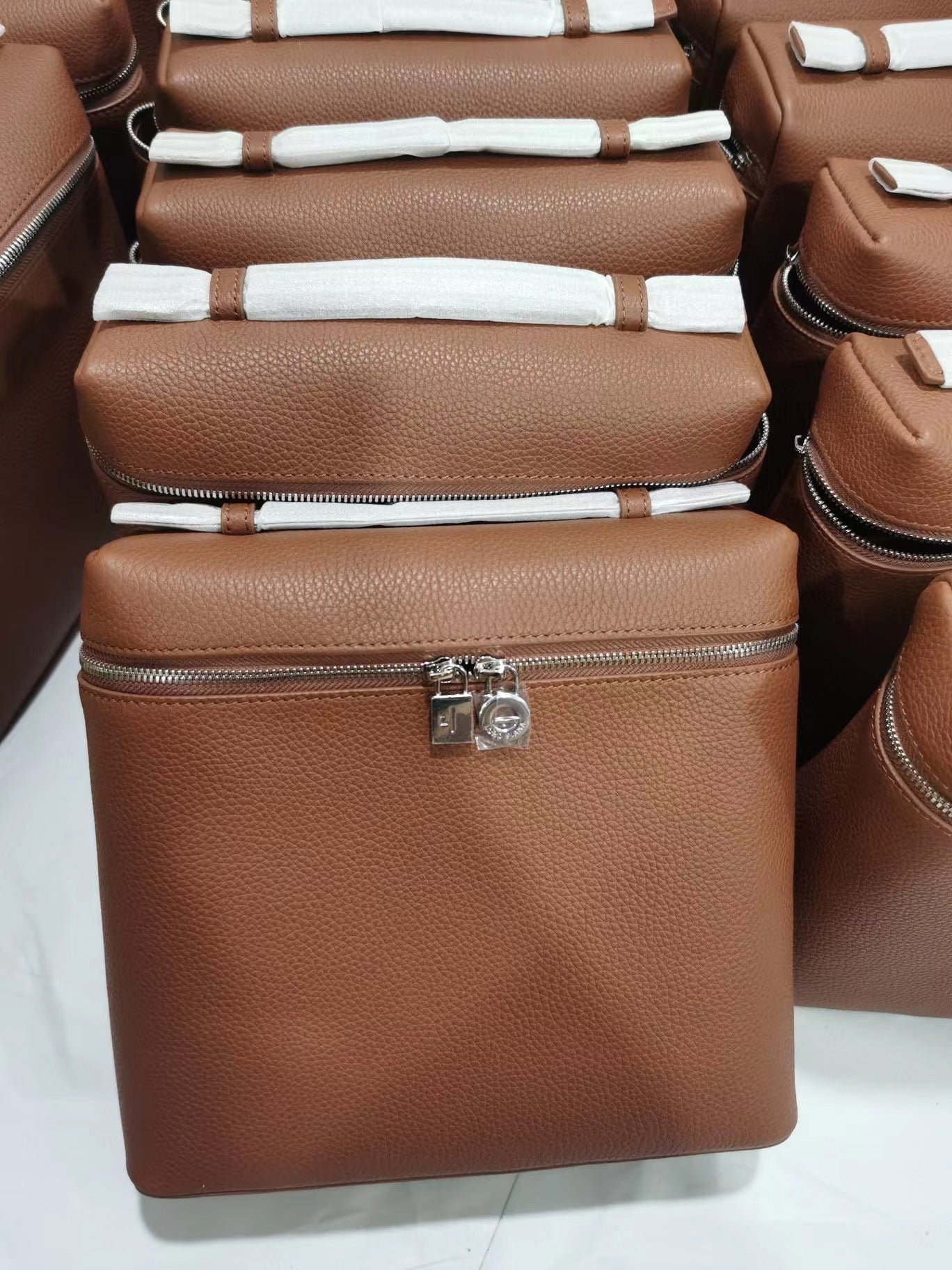 Glamorous Portable Genuine Leather Premium Simple Women's Backpack