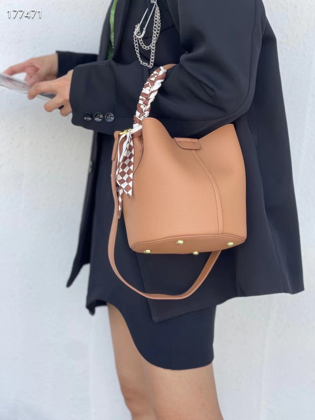Women's Genuine Leather Portable Large Capacity Simple Bucket Bag