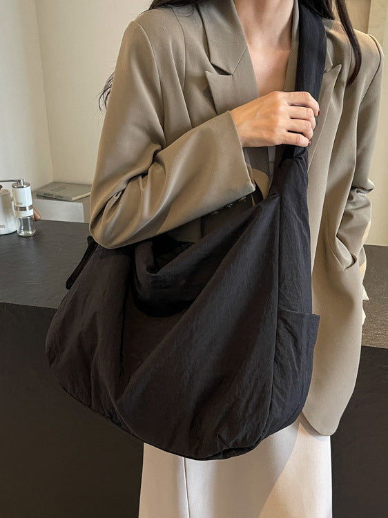Simple Retro Portable Commuter High-grade Exquisite Large Women's Messenger Bag