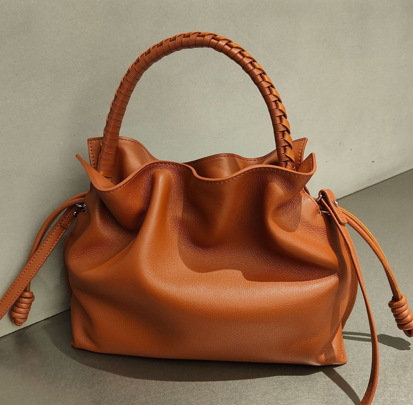 Women's Soft Simple First Layer Cowhide Woven Women's Handbag