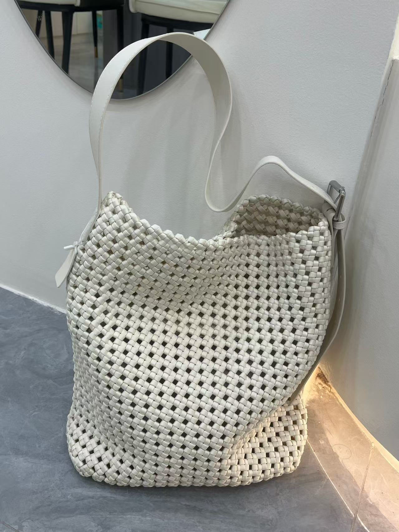 Nylon Cloth Woven Large Capacity Hollow Wide Bucket Bag