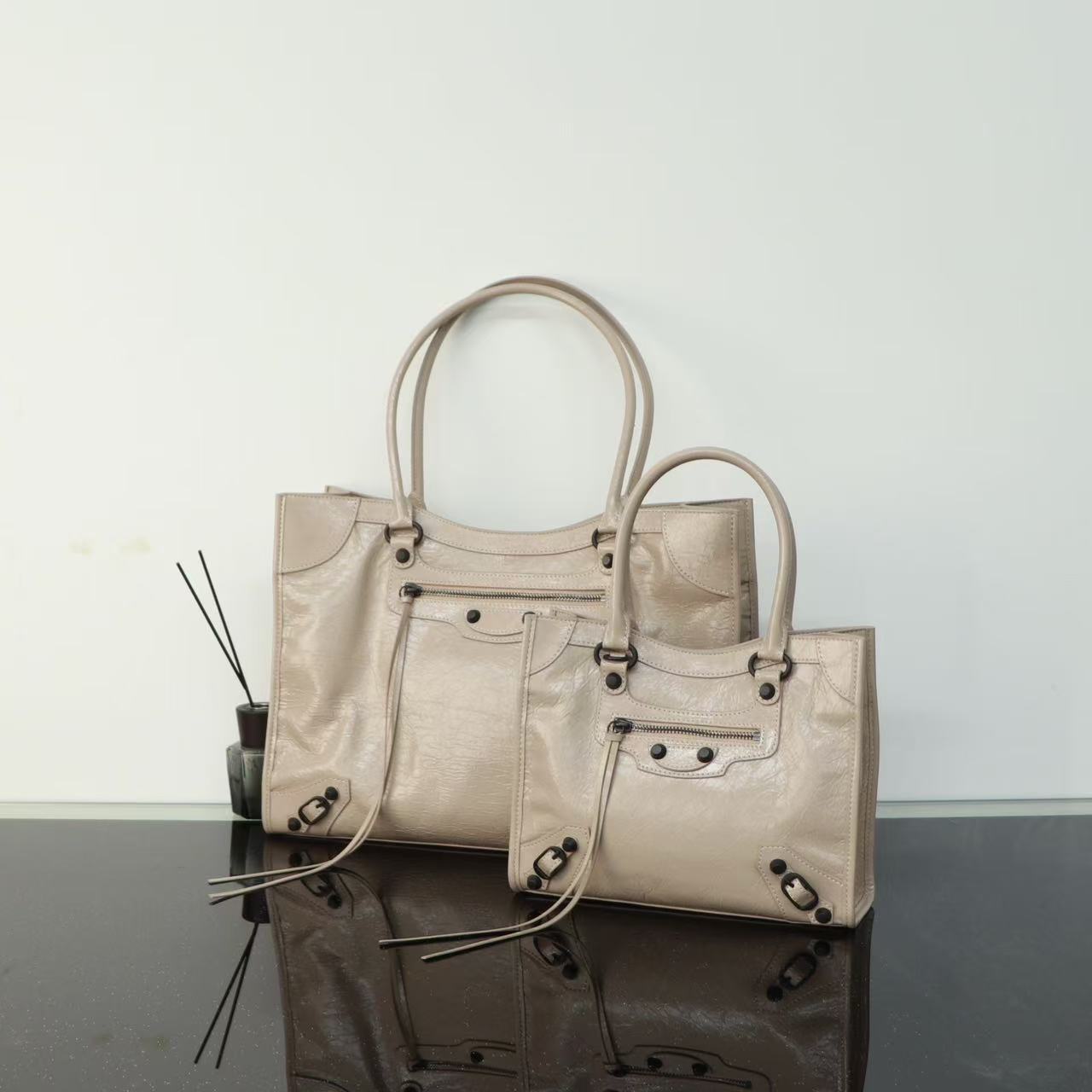 Spring Wear Rivet Motorcycle Large Capacity First Tote Bag