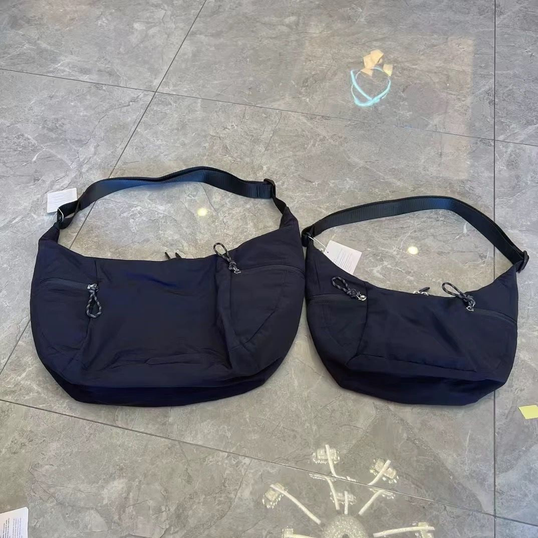 Commuter Large Capacity Super Light Western Style Underarm Bag