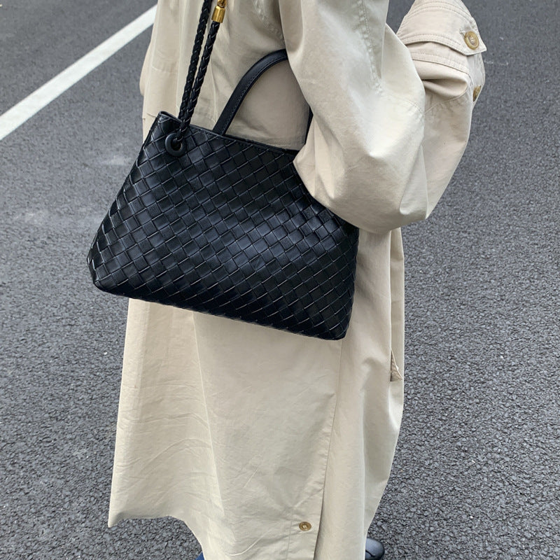 Large Capacity Vintage Weave Autumn Commuter Handbags