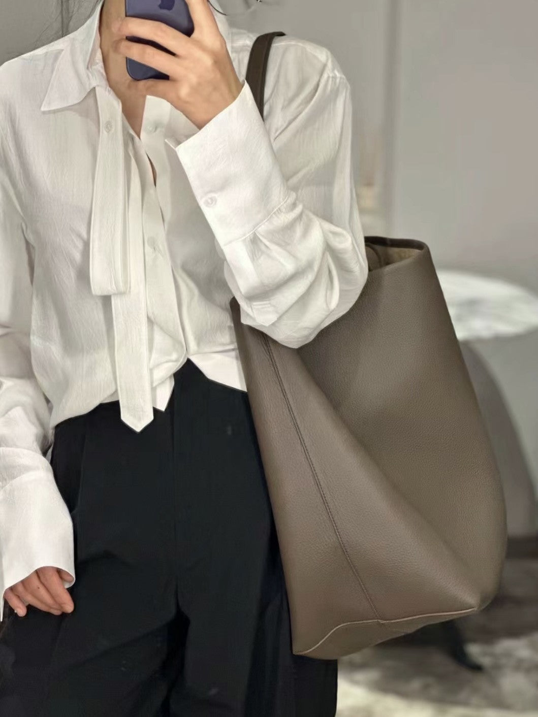 Home First Layer Cowhide Simple High-grade Genuine Leather Portable Bucket Bag