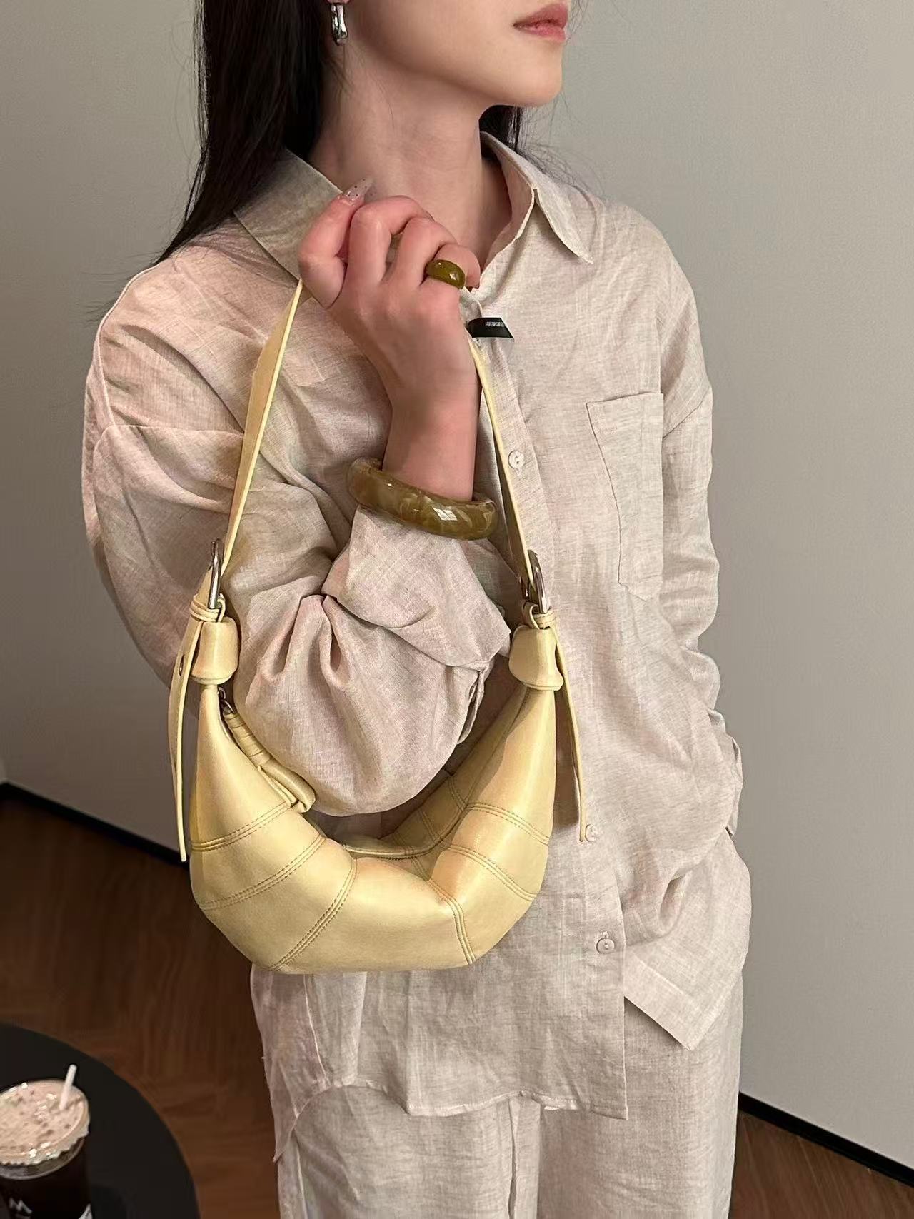 Soft Leather Croissant Design Dumpling Fashion Women's Shoulder Bag