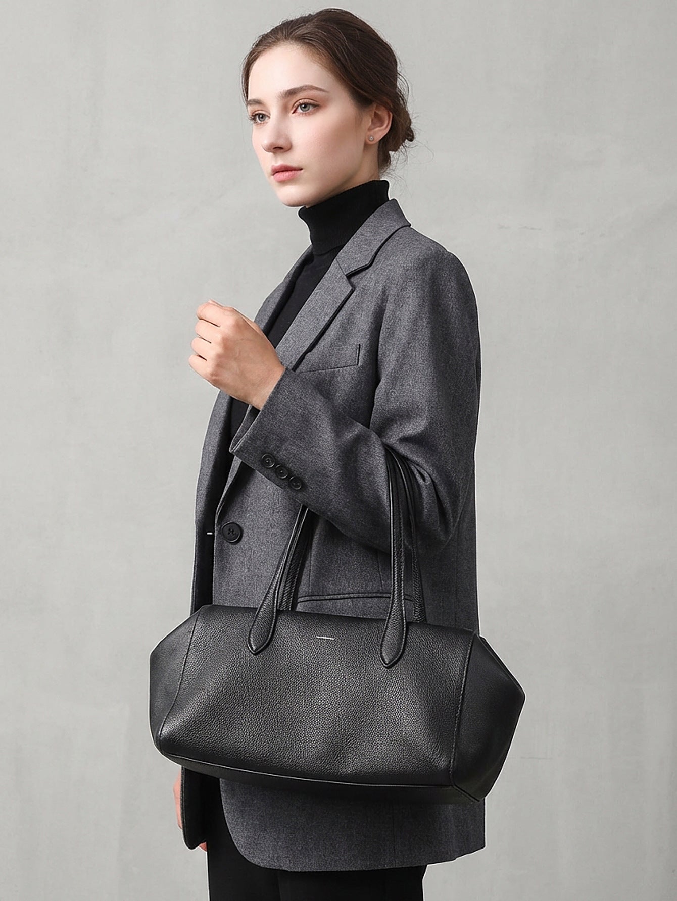 Women's Niche Boston Bowling Pillow Commuter Leather Women's Shoulder Bag