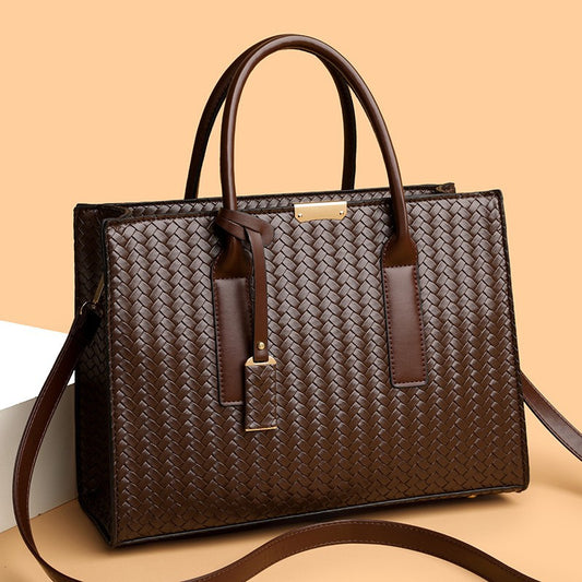 Women's Fashionable Simple Large Capacity Temperament Wild Women's Messenger Bag