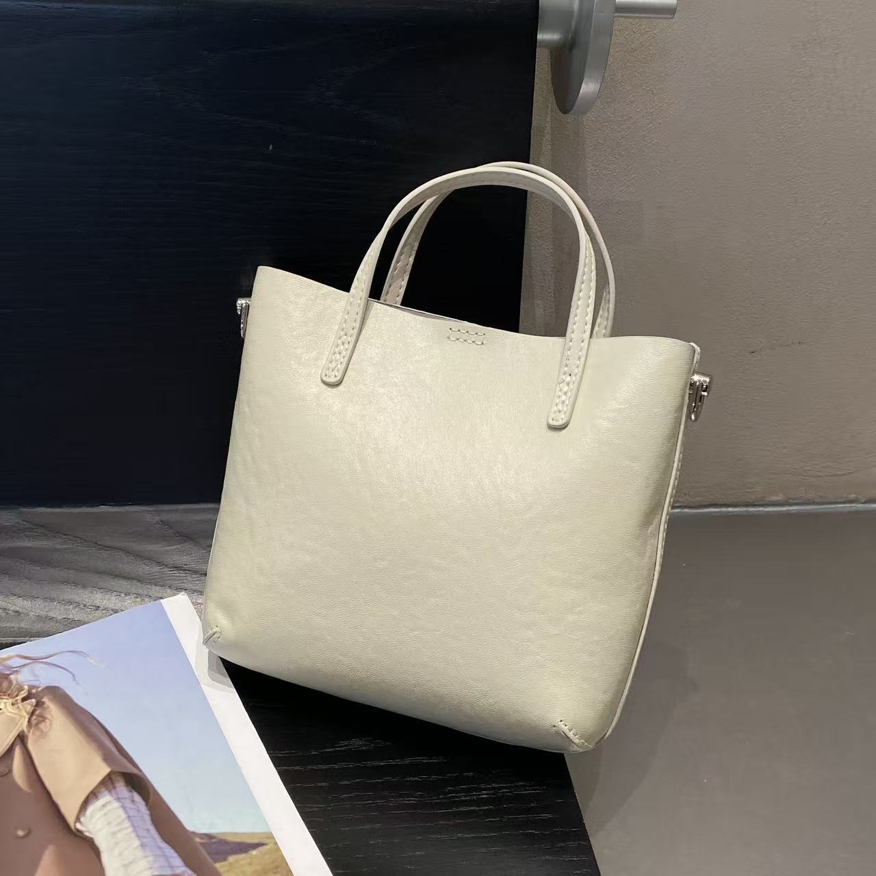 Women's Genuine Leather Large Capacity Crystal Vegetable Tanning Bags