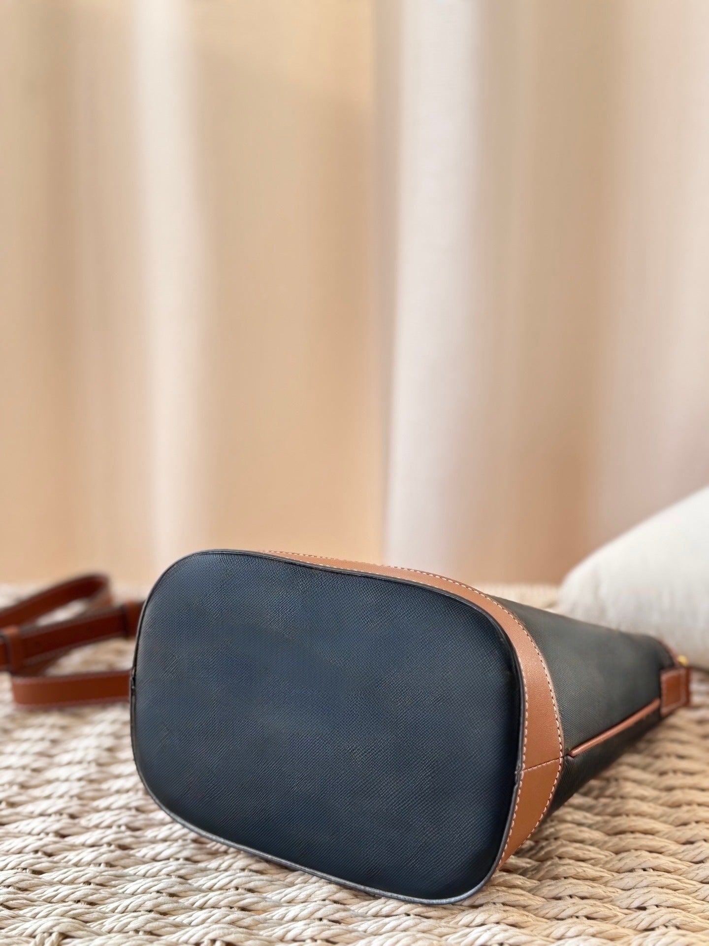 Home Retro Fashion Minimalism Textured Stitching Women's Messenger Bag