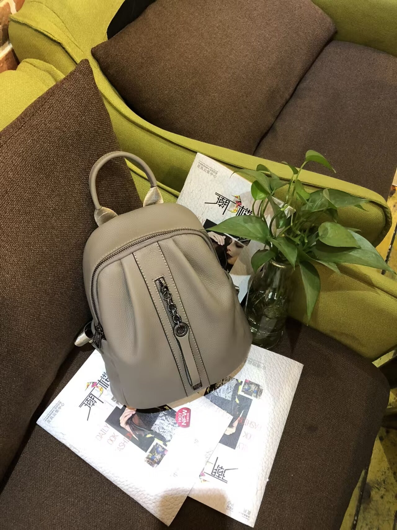 Women's Versatile Fashion Texture Genuine Leather Soft Women's Backpack