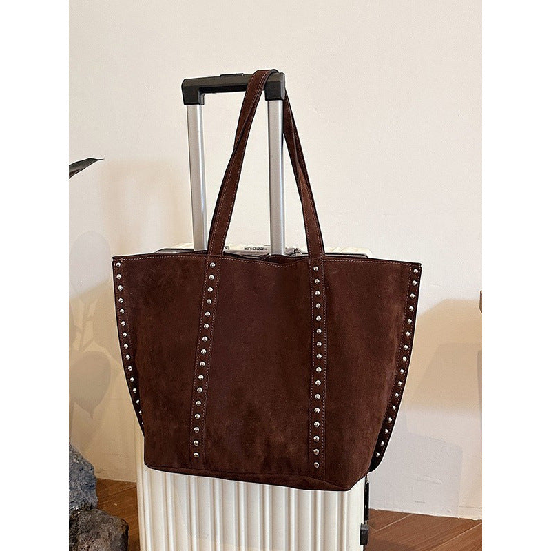 Suede Large Capacity Premium Rivet Vintage Women's Shoulder Bag