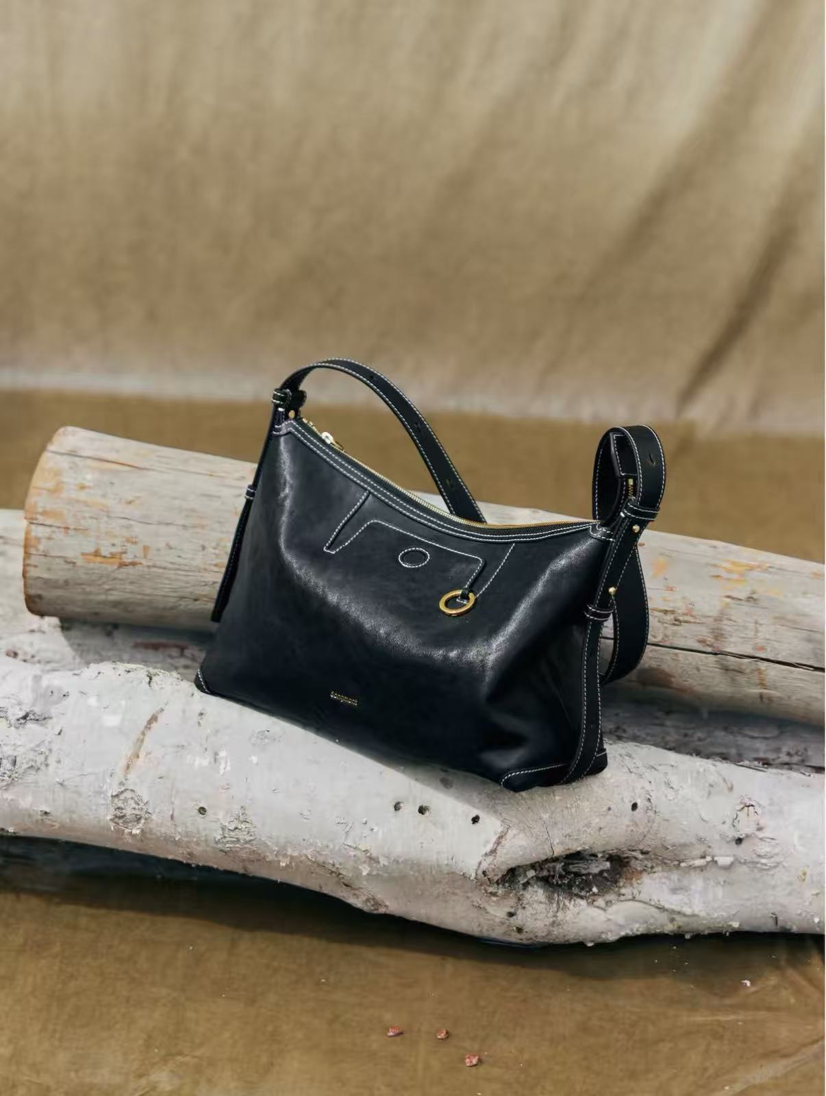 Women's Tracking Series Light Carpetbag Vegetable Tanning Leather Commuter Dumpling Underarm Bag