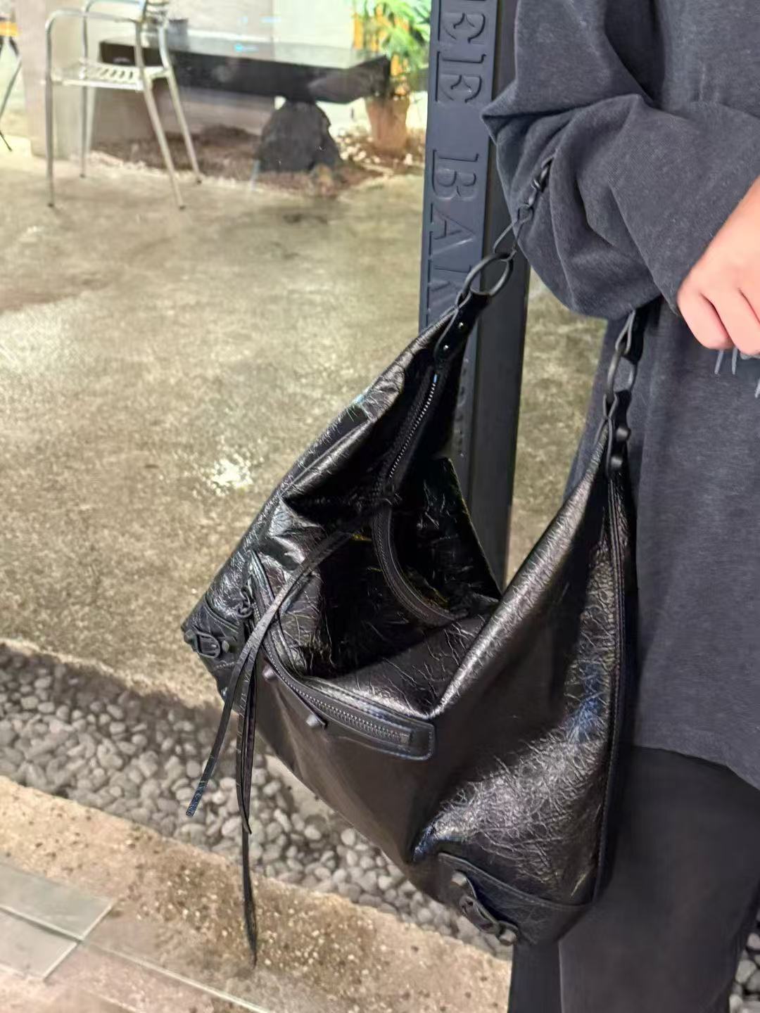 Spring Wear Rivet Punk Cool Leather Motorcycle Tote Bag