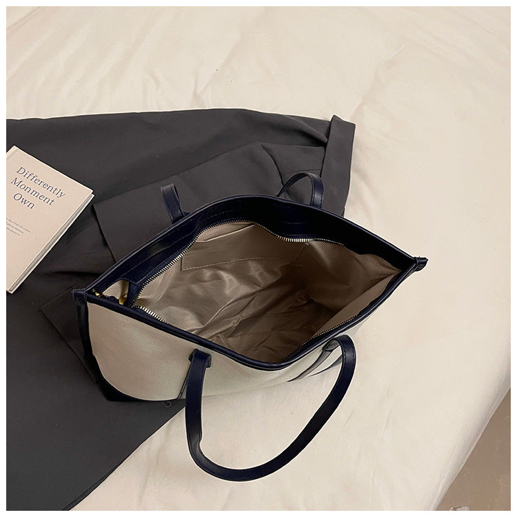 Women's Retro Fashion One Contrast Color Western Women's Shoulder Bag