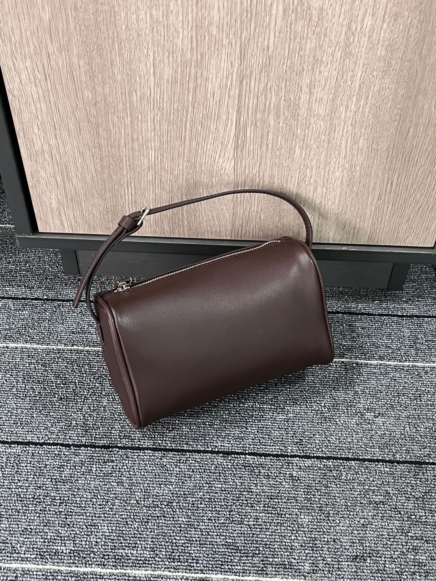 Top Layer Cowhide Mini Portable Pen Quality Suede Underarm Bags