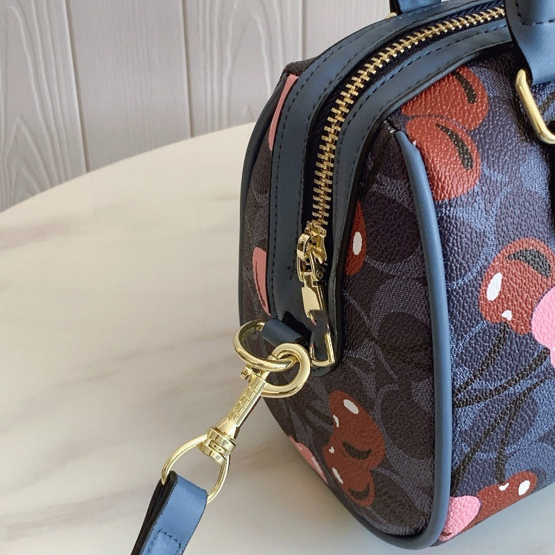 Women's Ole Cherry Print Classic Presbyopic Tote Bags
