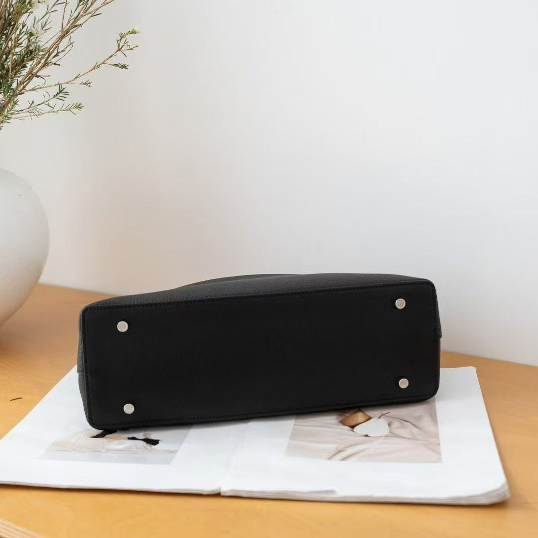 Women's Black Large Capacity High-grade First Layer Handbags