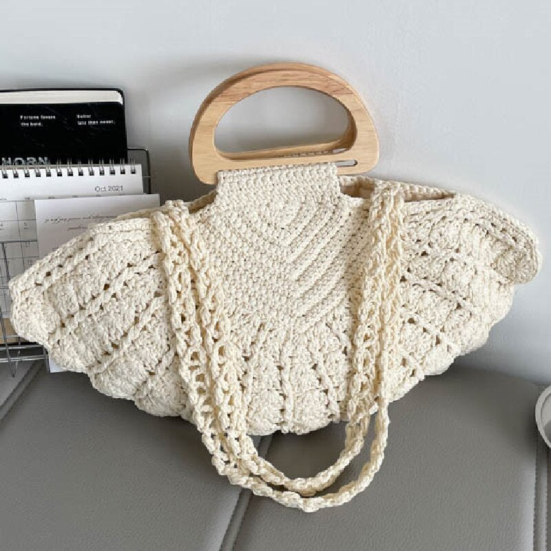 Woven Design Wooden Hand Holding Bao Vacation Beach Women's Shoulder Bag