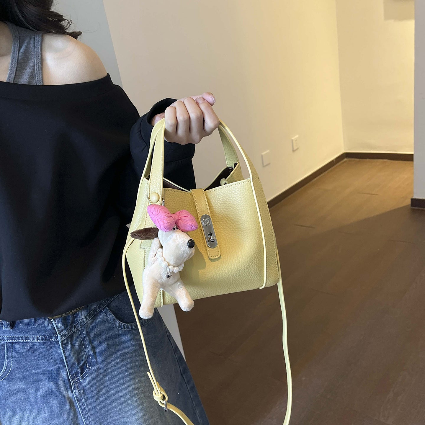 Women's Solid Color Soft Leather Niche Lychee Pattern Vegetable Basket Women's Shoulder Bag