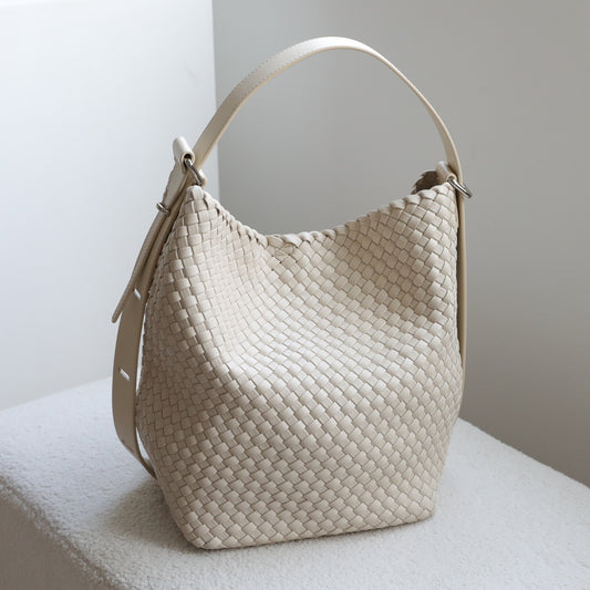 Simple Niche Hand-woven Loose Commuter Large Bucket Bag