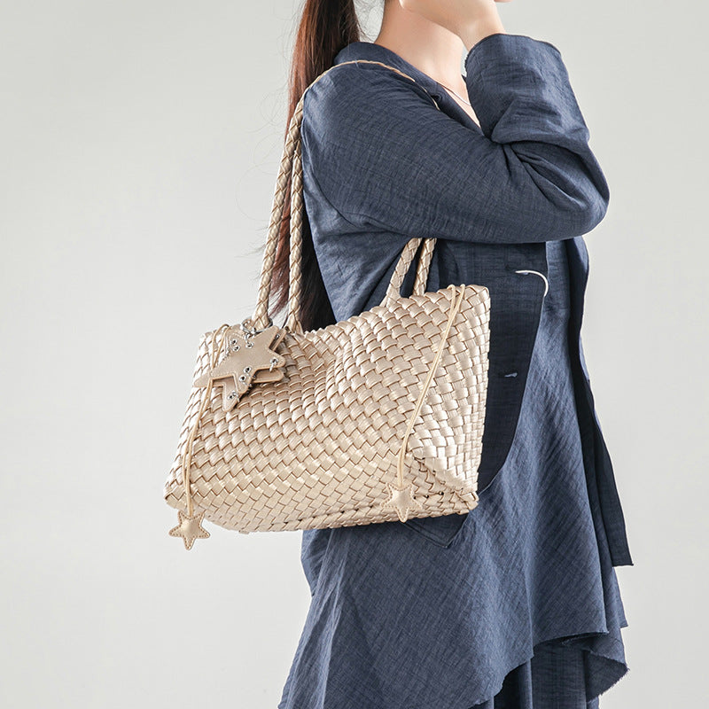 Women's Gun Hand-woven High-grade Fashion Commuter Shoulder Bags