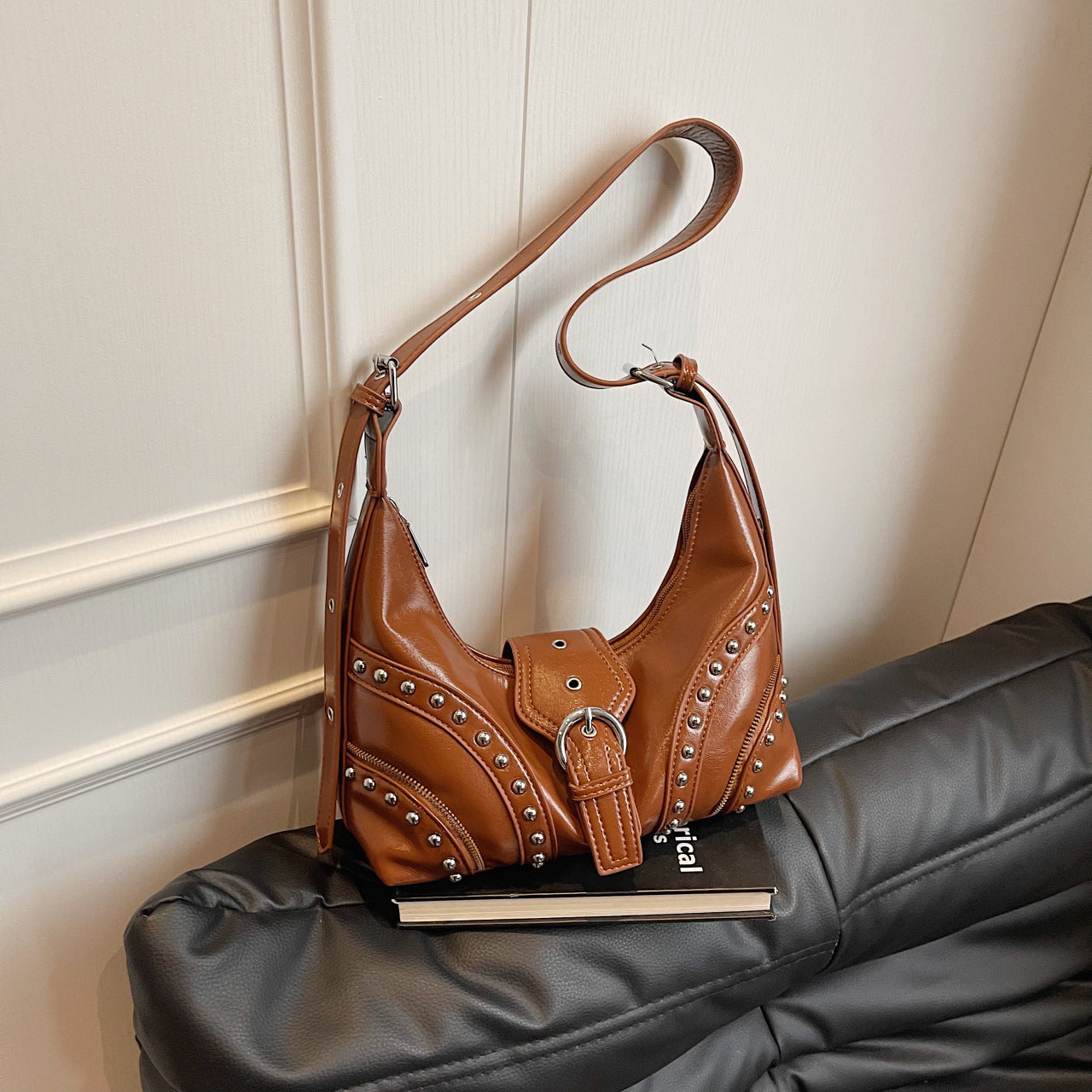 Women's Niche Retro Style Fashion Trend Underarm Bags