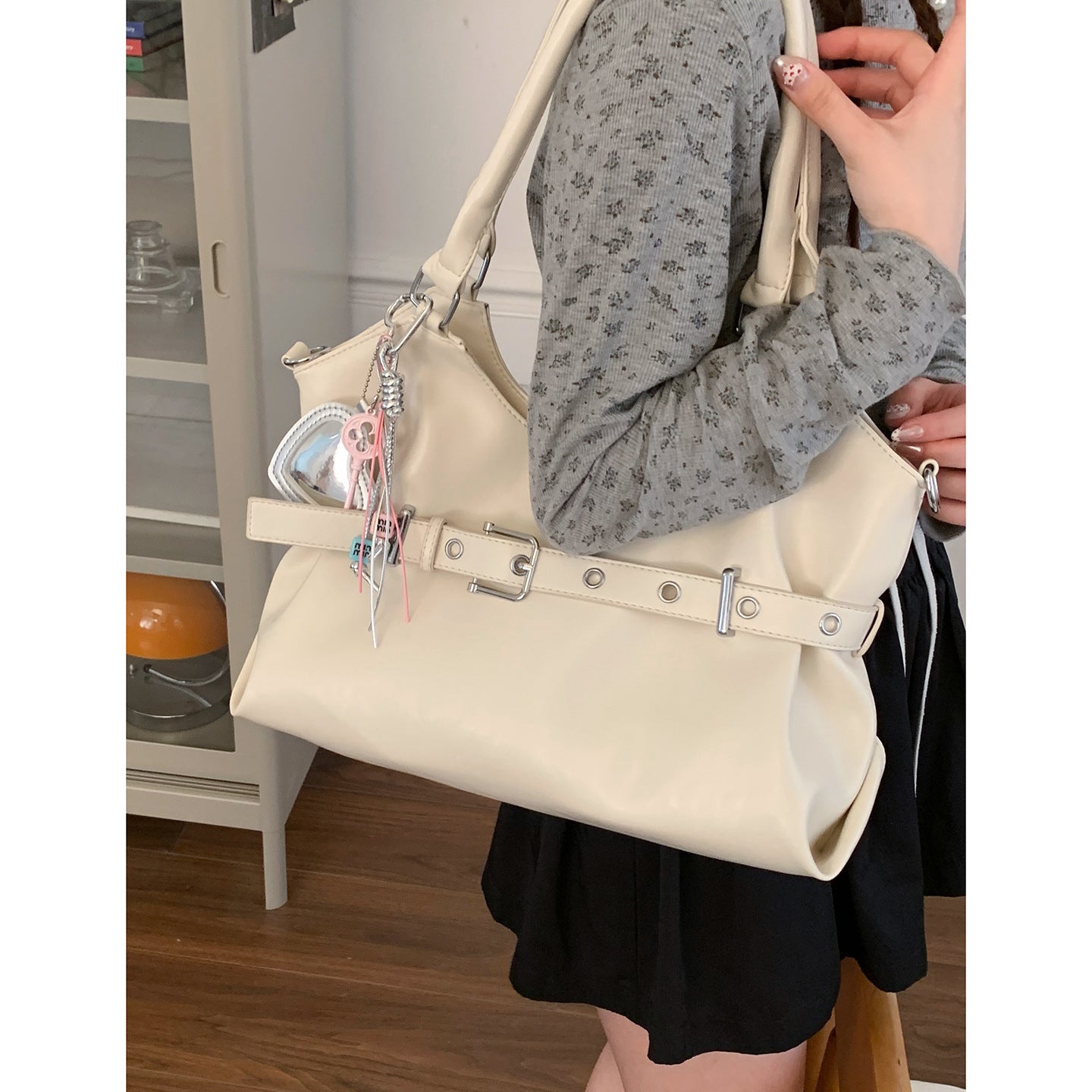 Women's Korean Style Large Capacity Commuter Simple Tote Bag