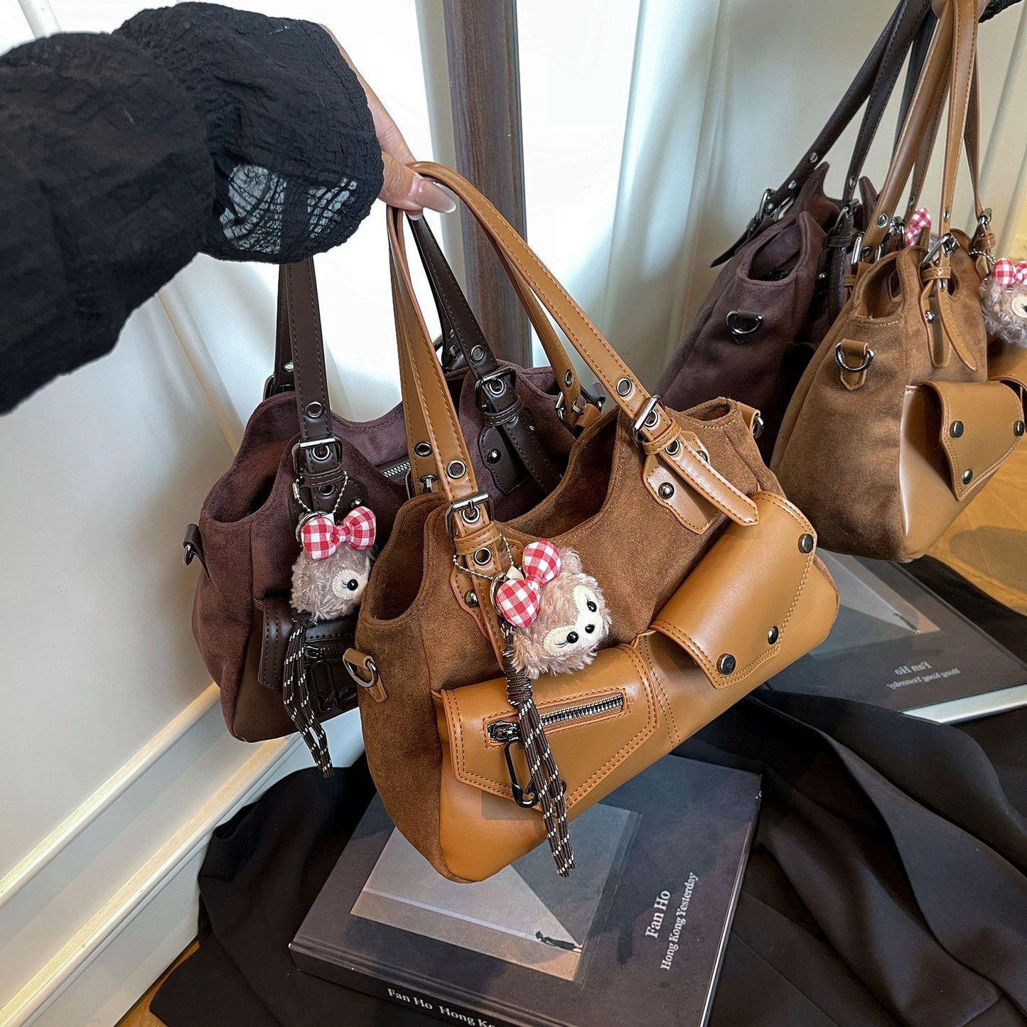 Women's Brown Retro Contrast Color Premium Large Women's Shoulder Bag