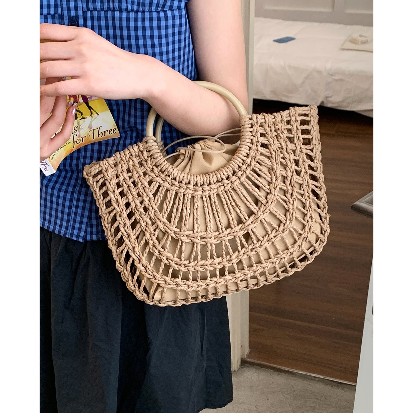 Women's Large Capacity Simple Straw Niche Vacation Style Tote Bag