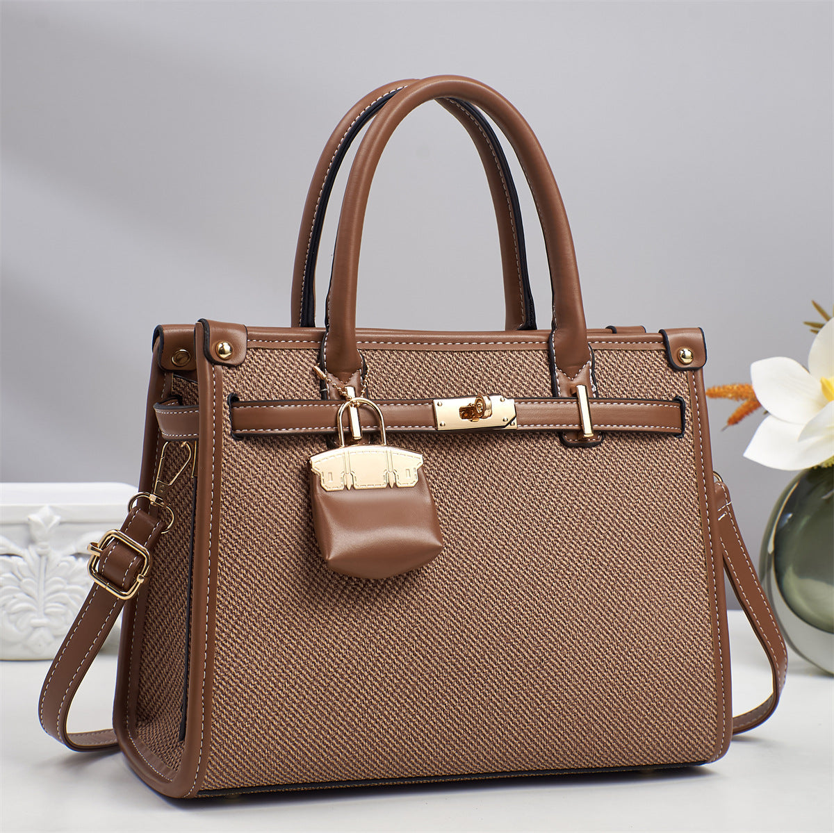 Women's Exquisite Big Graceful Korean Style Fashionable Women's Handbag